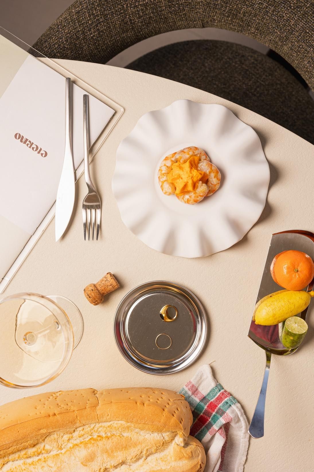 Mesa con desayuno Eterno