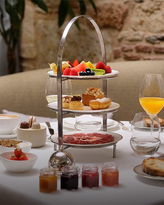 Bandeja de petit fours del desayuno