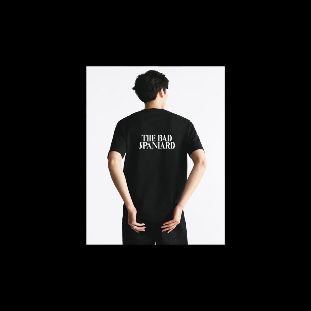Camiseta negra The Bad Spaniard, vista de espaldas